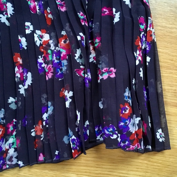 American Eagle Skater Skirt - Picture 7 of 8